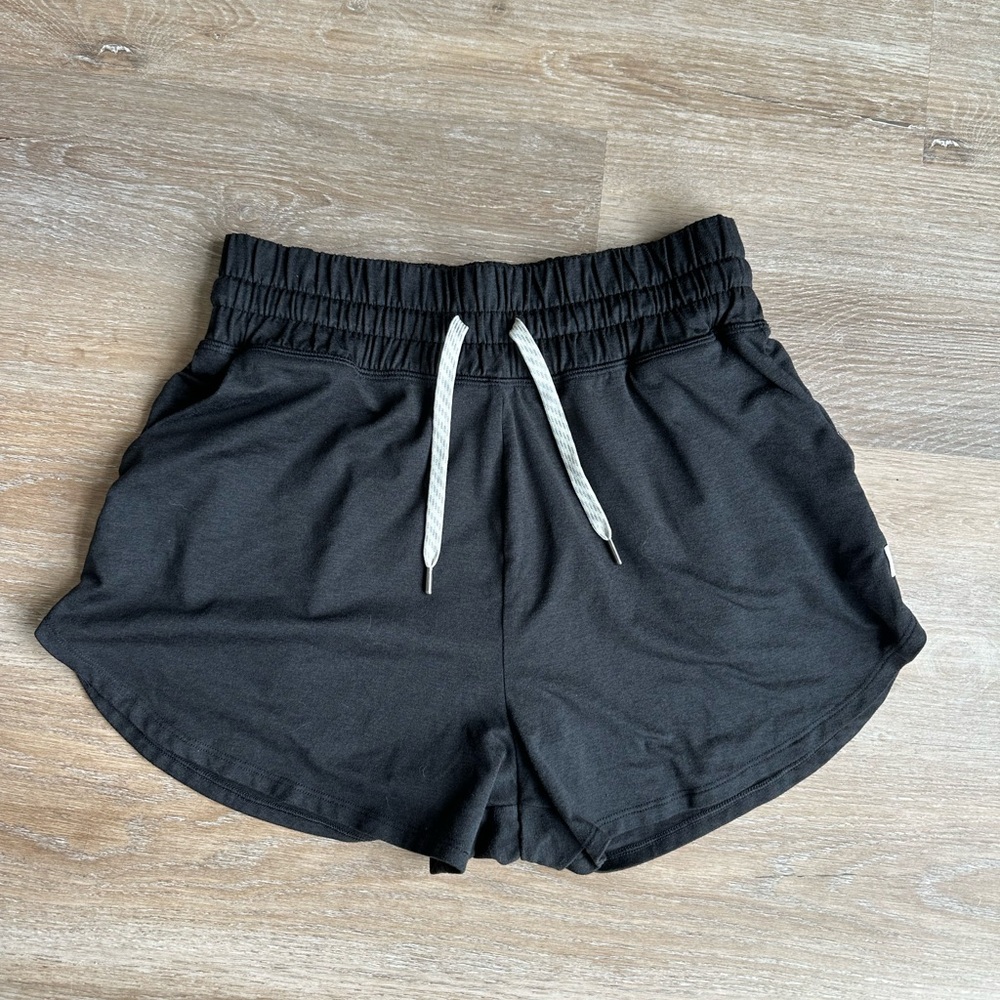 Vuori Black Womens Halo Short Size Large